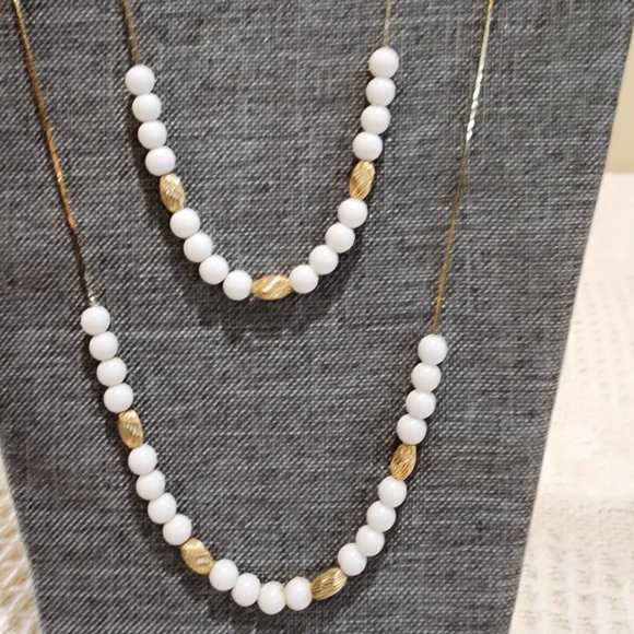 Pair - Vintage Floating Round White and Spiral Gold Bead Gold Box Chain Necklace - Picture 5 of 11